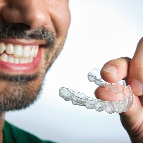 Aligner - Unsichtbare Zahnkorrektur - Zahnarzt - Medi-Kuss - Hamburg Aligner - Unsichtbare Zahnkorrektur - Zahnarzt - Medi-Kuss - Hamburg